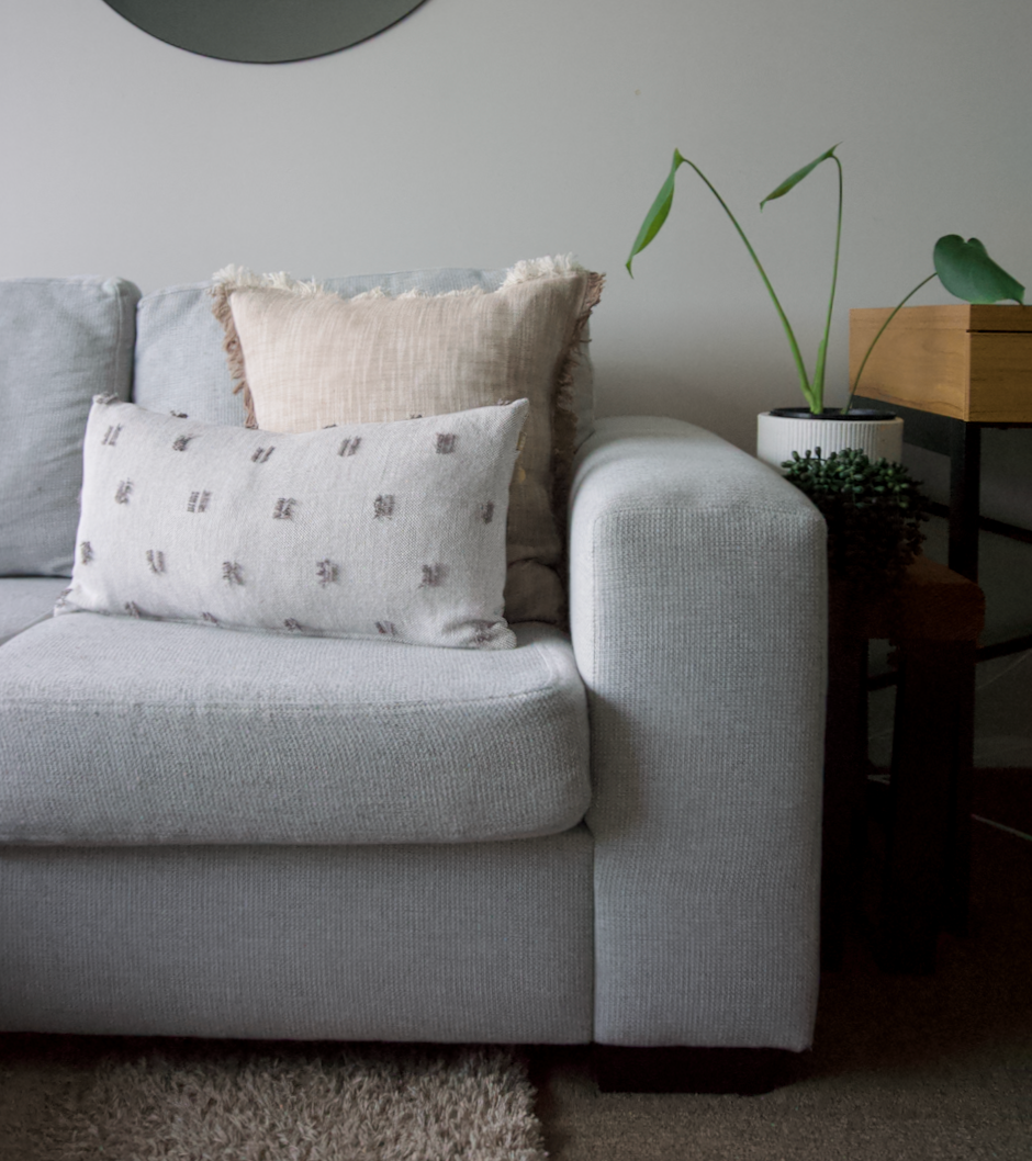 TUFT CUSHION - CHARCOAL 30X60CM