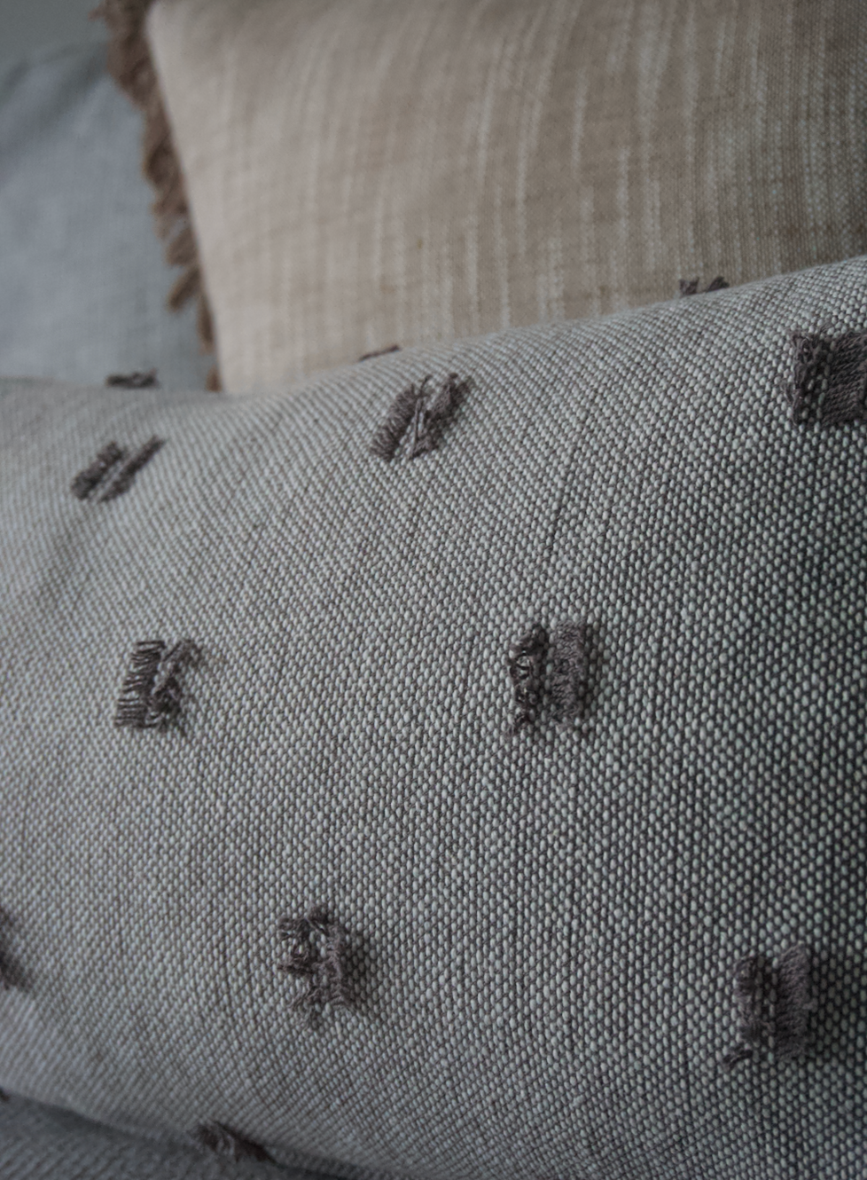 TUFT CUSHION - CHARCOAL 30X60CM