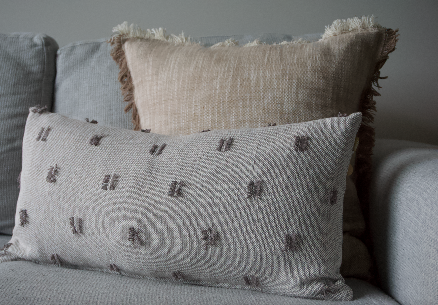 TUFT CUSHION - CHARCOAL 30X60CM