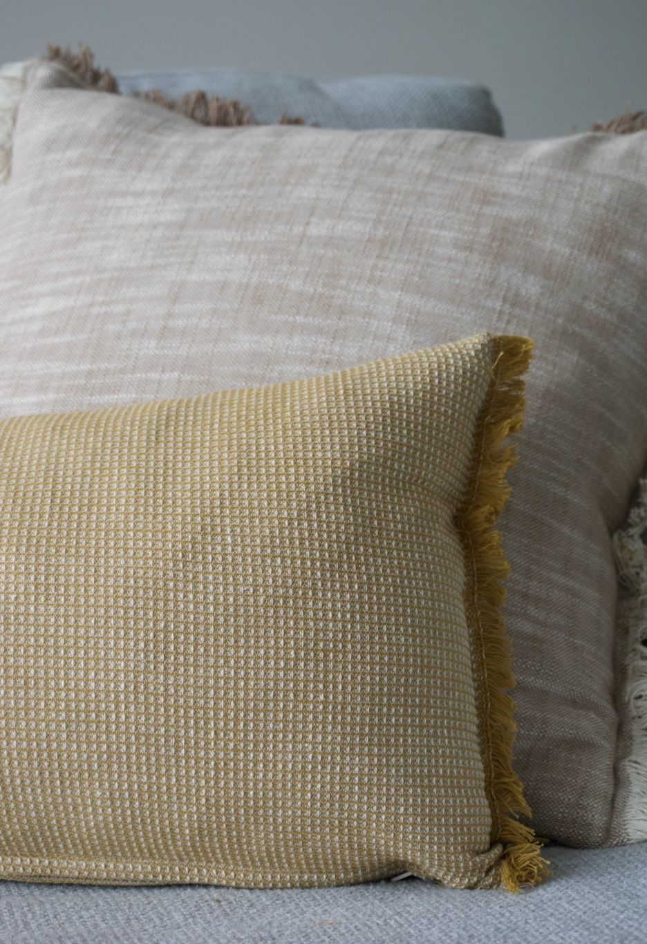 BREAKFAST WAFFLE CUSHION W FRINGE 30x60cm MUSTARD