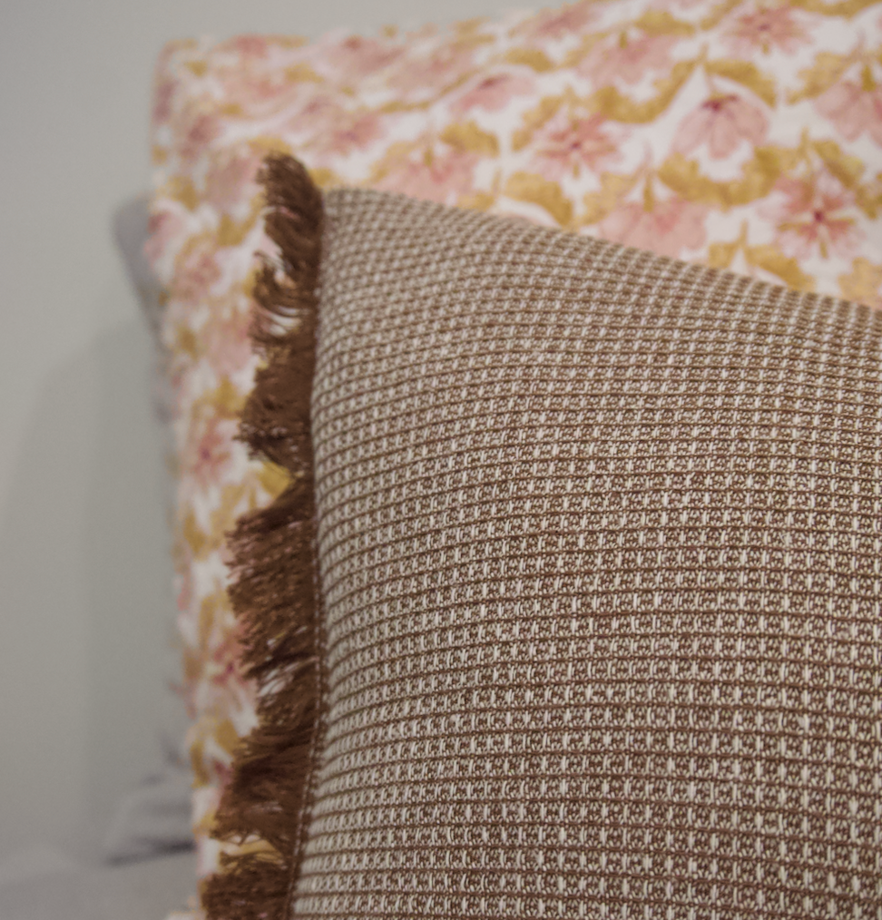 BREAKFAST WAFFLE CUSHION W FRINGE 30x60cm EARTH