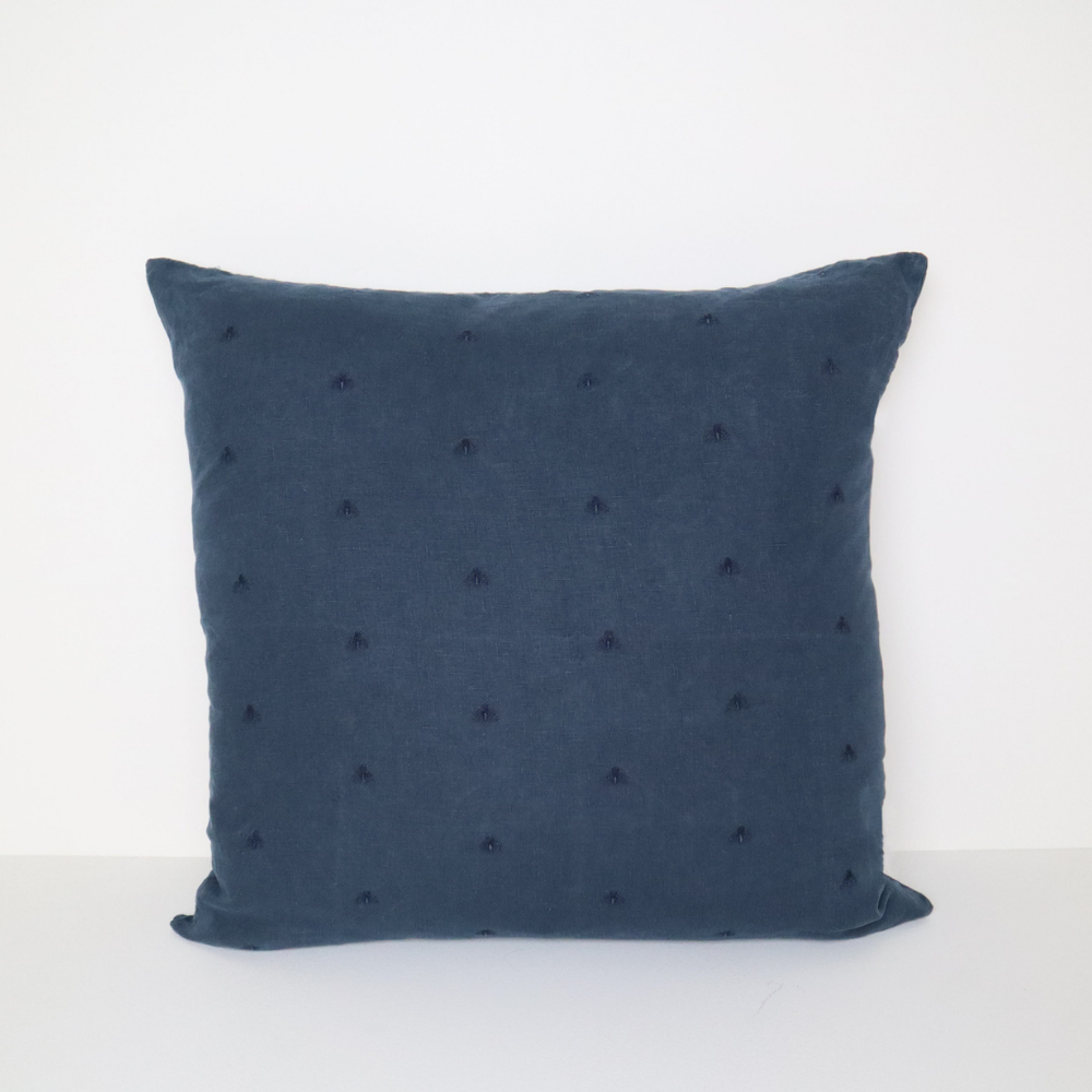 MASON BEE LINEN CUSHION NAVY 60x60