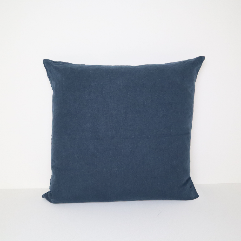 MASON BEE LINEN CUSHION NAVY 60x60