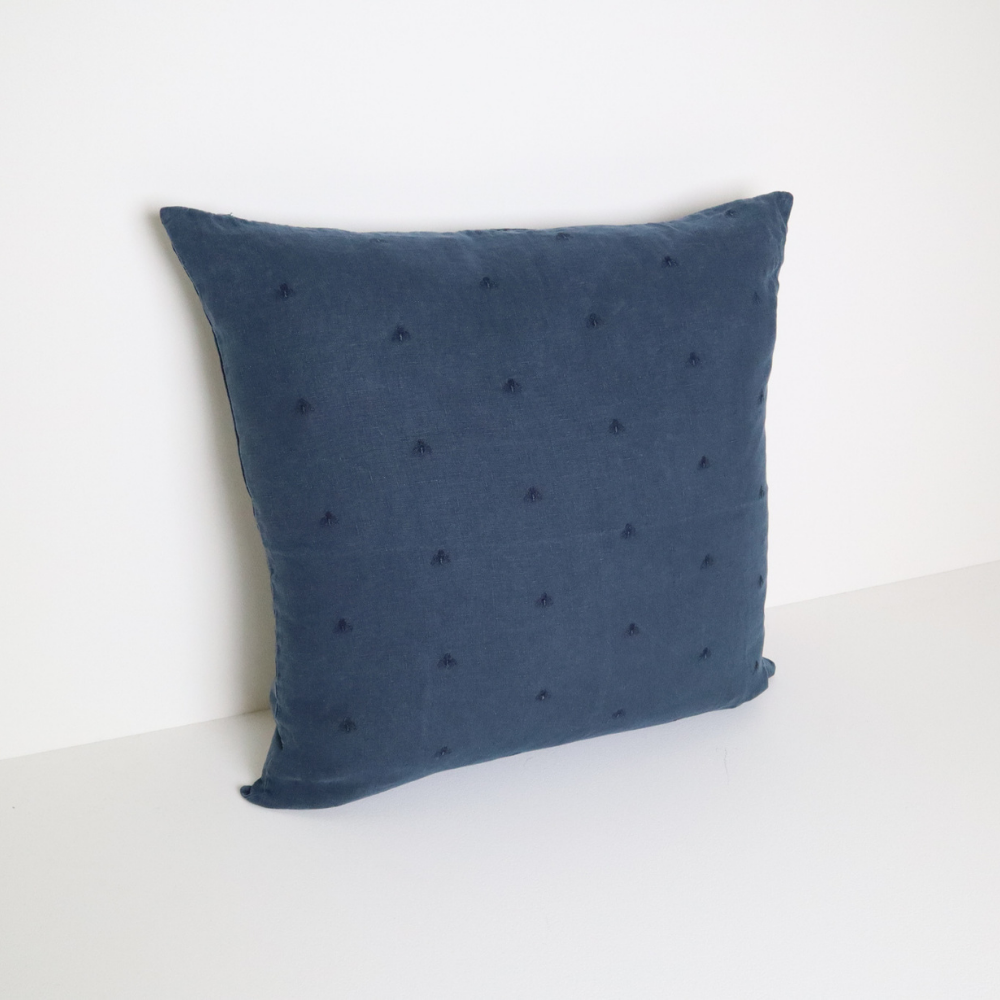MASON BEE LINEN CUSHION NAVY 60x60
