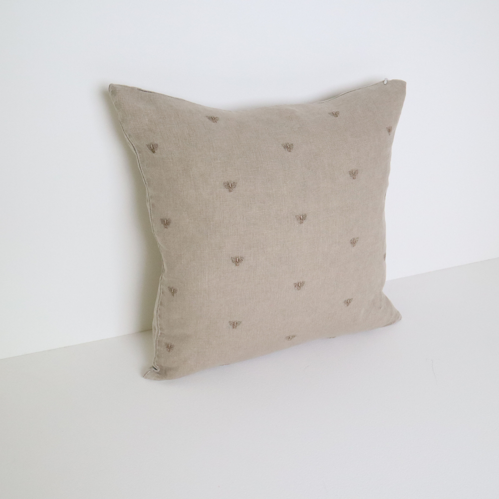 MASON BEE LINEN CUSHION STONE 45x45