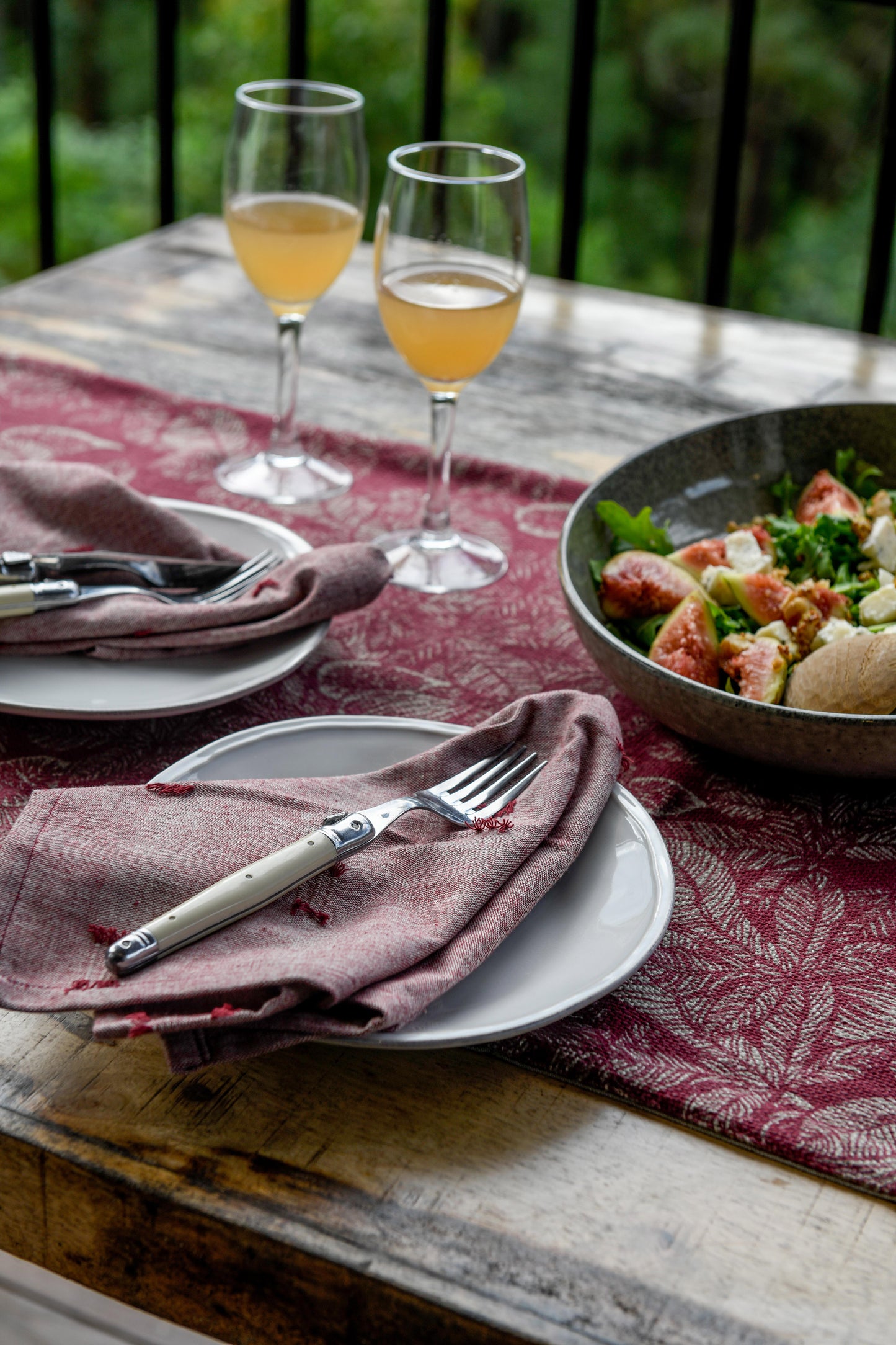 Fig Tree Table Runner Ruby