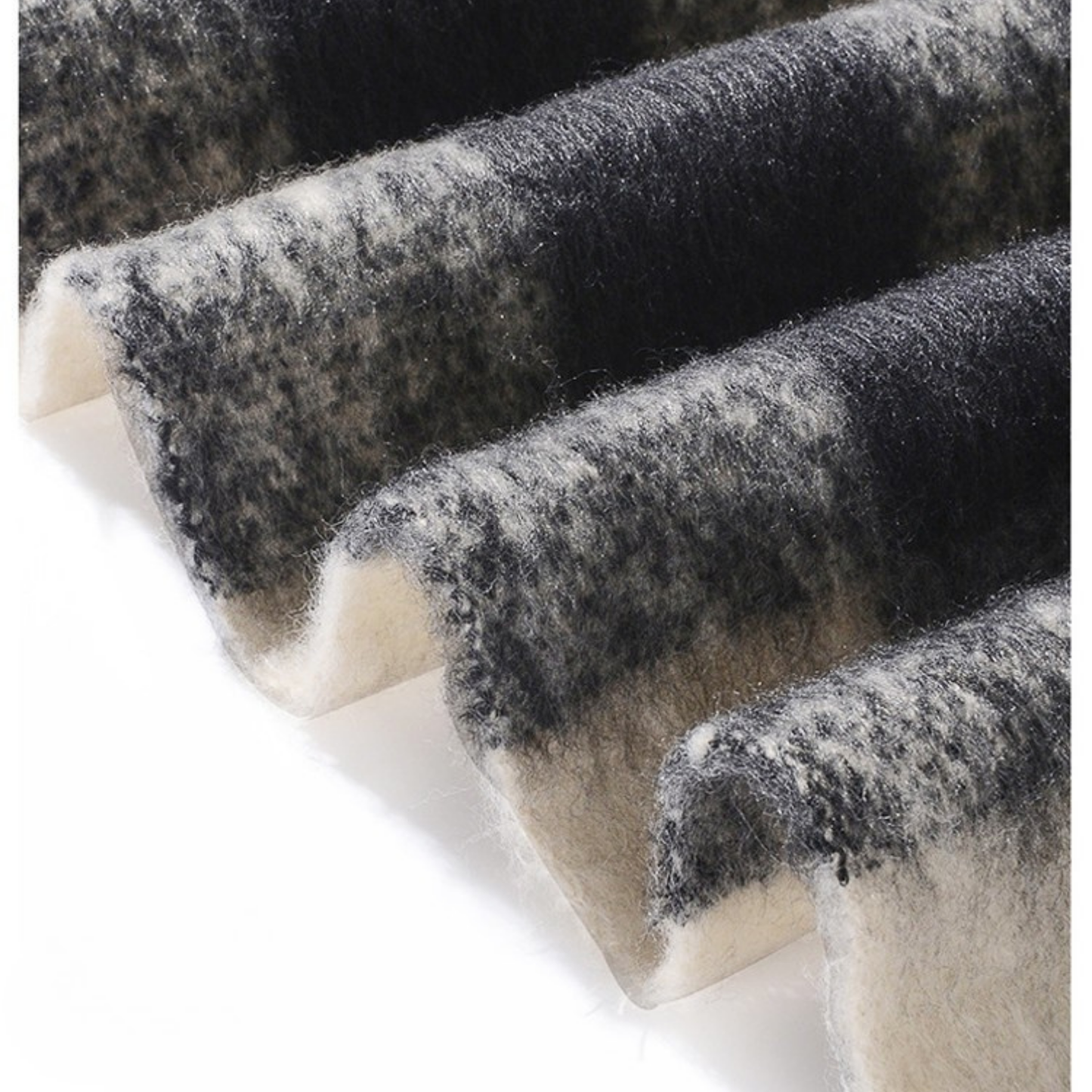 Veira Scarf - Classic Mono Plaid