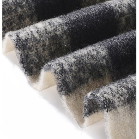 Veira Scarf - Classic Mono Plaid