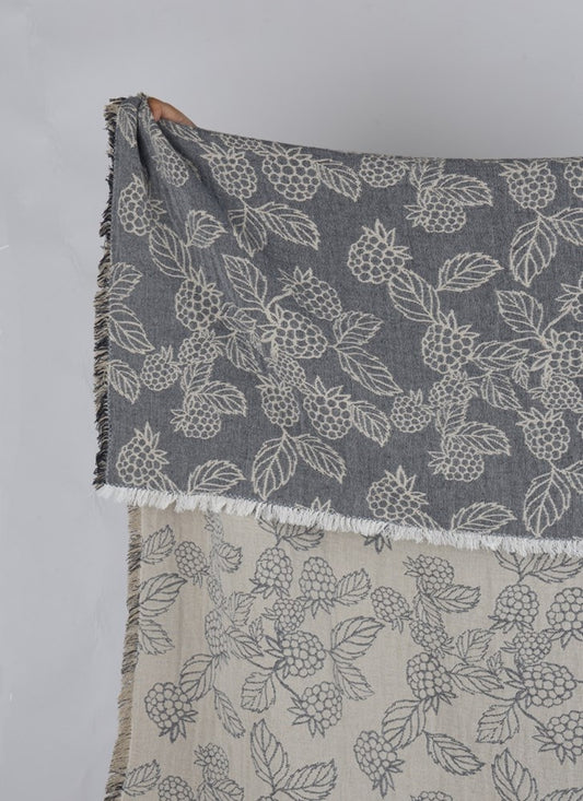 BERRY JACQUARD THROW BLUE