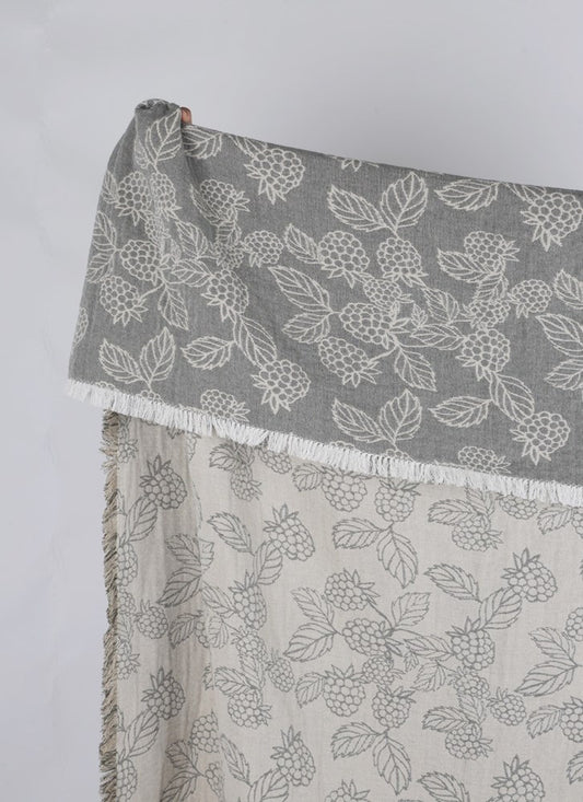 BERRY JACQUARD THROW OLIVE