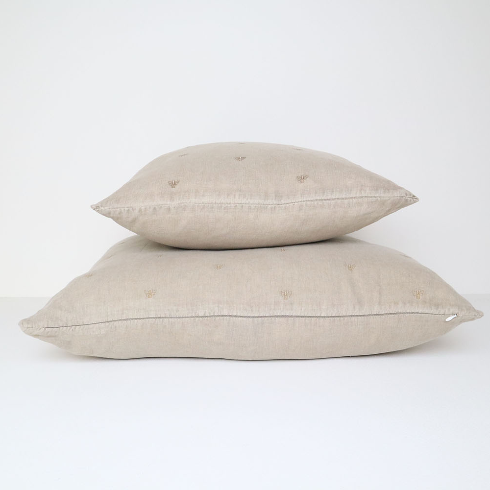 MASON BEE LINEN CUSHION STONE 60x60