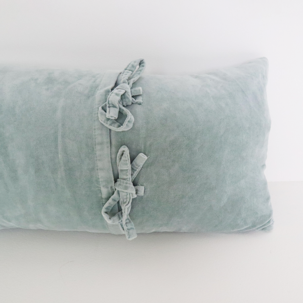 MASON BEE VELVET BREAKFAST CUSHION SKY GREY 30x60