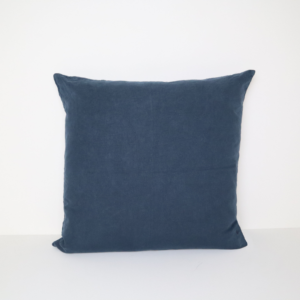 MASON BEE LINEN CUSHION NAVY 45x45