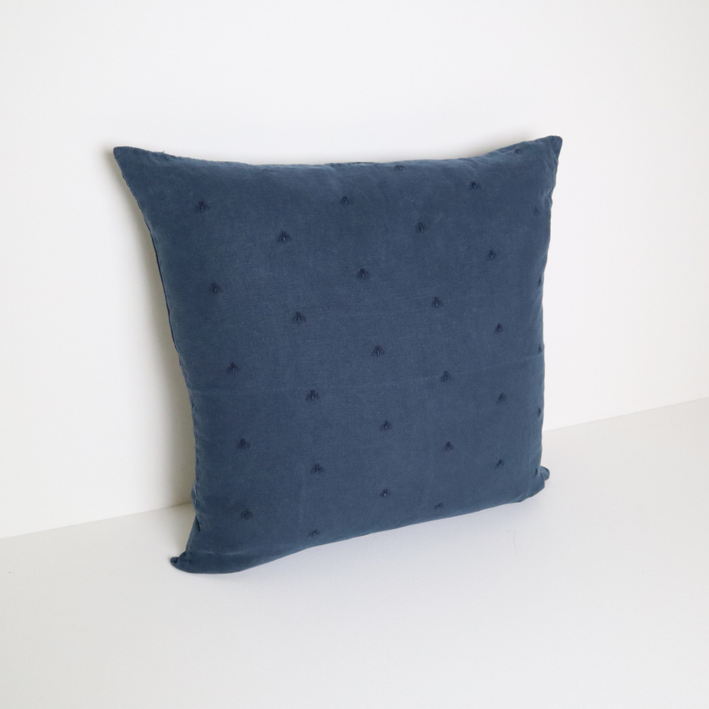 MASON BEE LINEN CUSHION NAVY 45x45