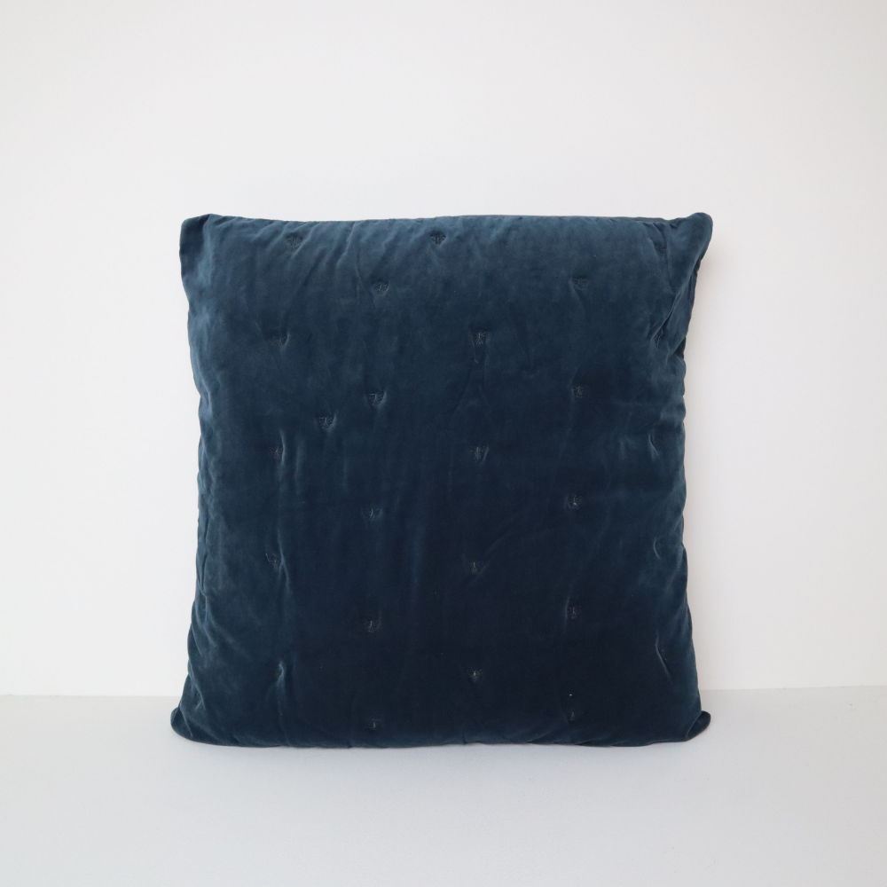 MASON BEE VELVET CUSHION NAVY 60x60