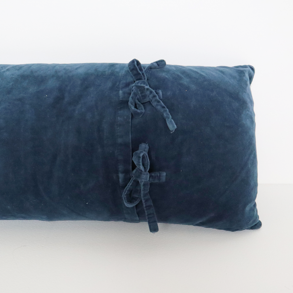 MASON BEE VELVET BREAKFAST CUSHION NAVY 30x60