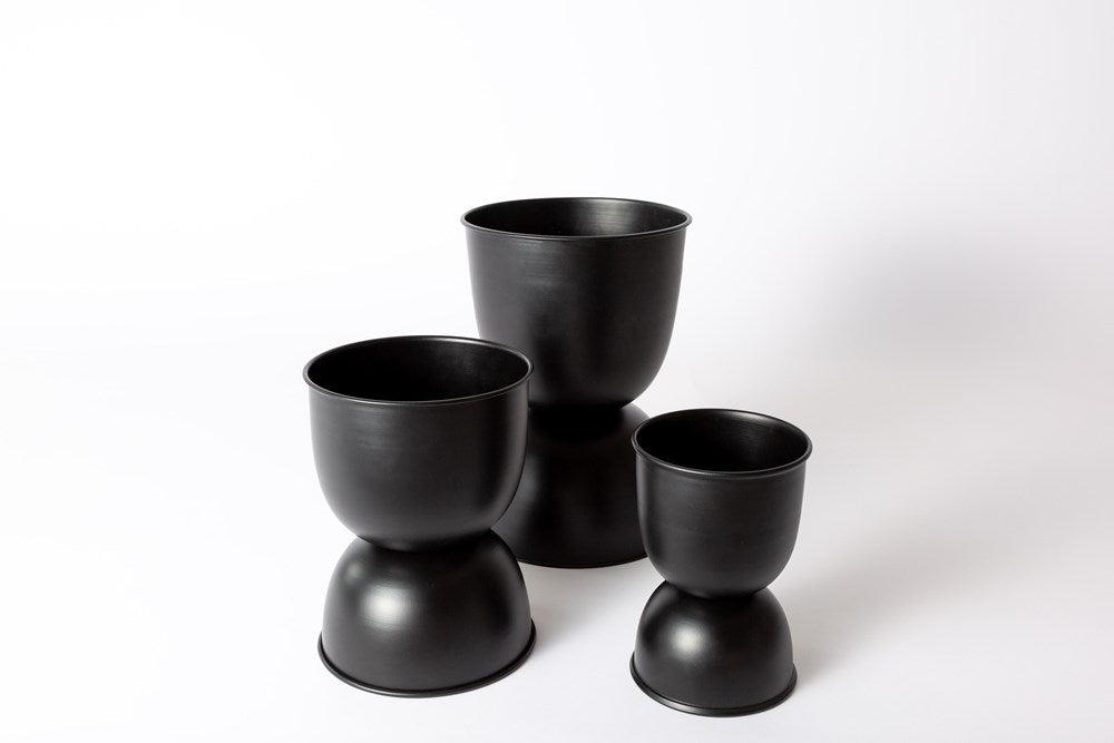 Ferm Hourglass Pot - Medium - Black