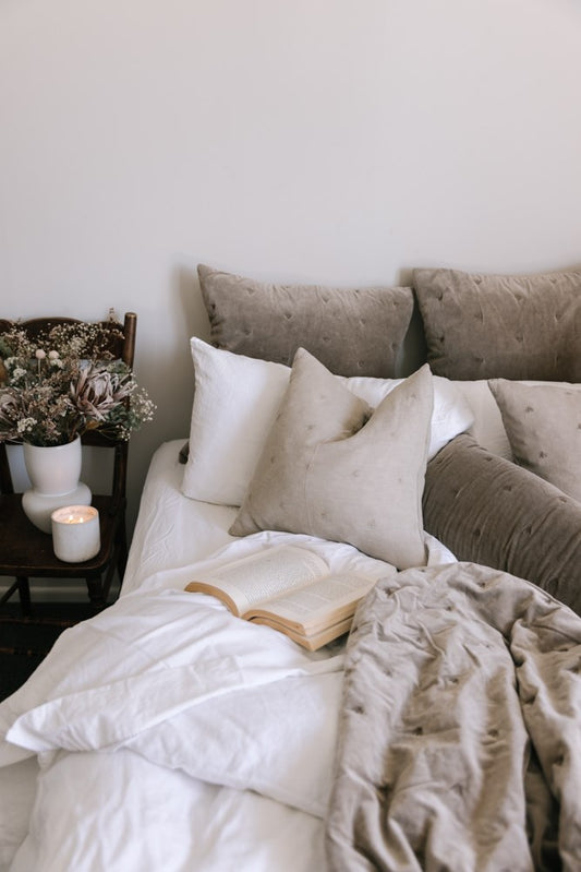 MASON BEE LINEN CUSHION STONE 45x45